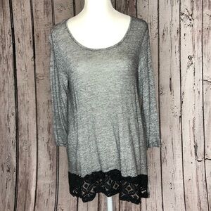 Cable & Gauge Tunic Top Size Medium Lacy Back & Hem Gray | Black Scoop Neck Top‎